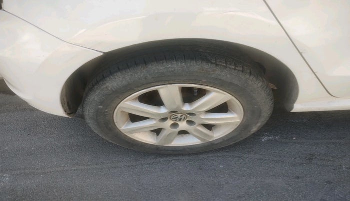 2013 Volkswagen Polo COMFORTLINE 1.2L, Diesel, Manual, 1,48,917 km, tyre