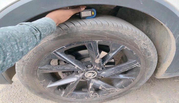 2024 Skoda KUSHAQ AMBITION 1.0L TSI MT, Petrol, Manual, 25,874 km, tyre