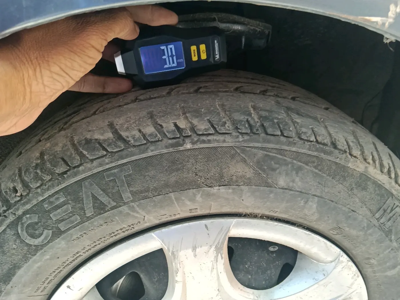 2011 Hyundai Accent GLE, Petrol, Manual, 75,390 km, tyre