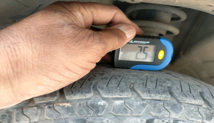 2011 Maruti Wagon R 1.0 LXI CNG, CNG, Manual, 1,17,893 km, tyre