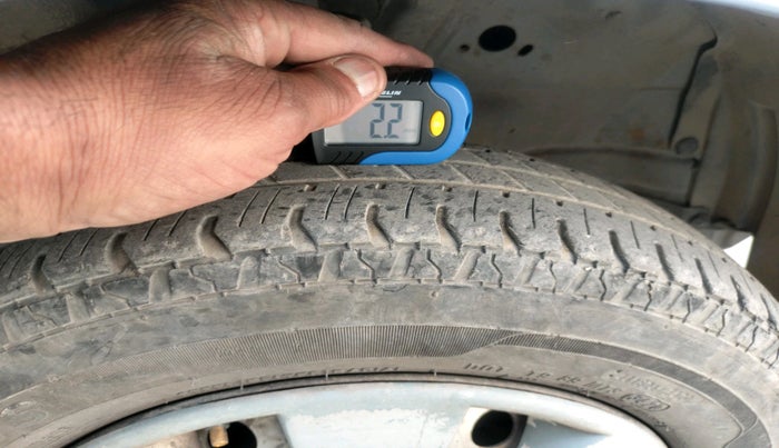 2011 Maruti Wagon R 1.0 LXI CNG, CNG, Manual, 1,17,893 km, tyre