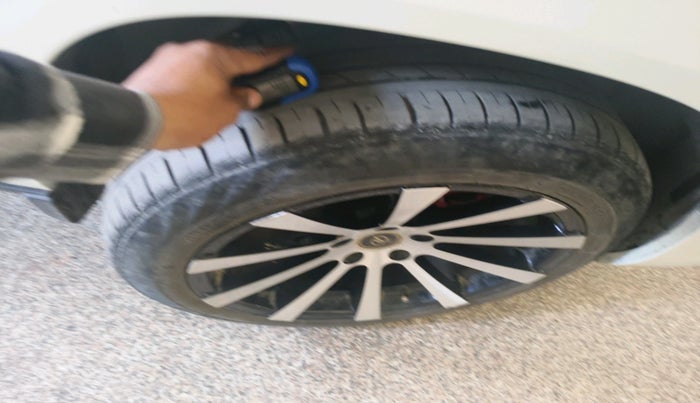 2022 Maruti BREZZA ZXI SMART HYBRID , Petrol, Manual, 35,240 km, tyre