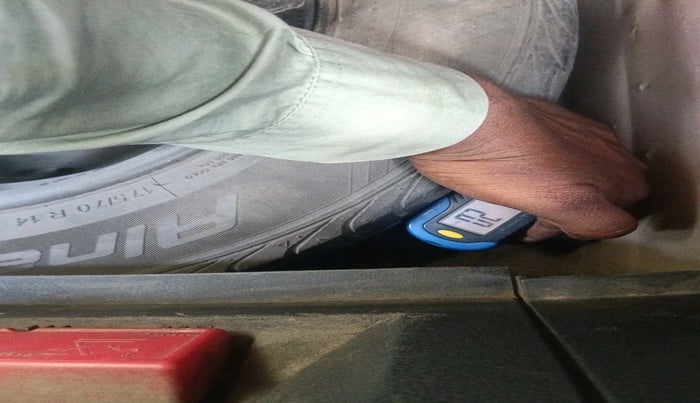 2012 Volkswagen Polo COMFORTLINE 1.2L PETROL, Petrol, Manual, 1,52,973 km, tyre