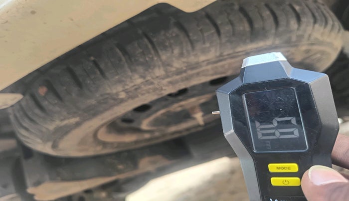 2020 Mahindra E VERITO D2, Electric, Automatic, 39,063 km, tyre