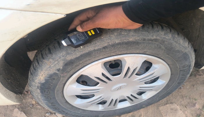 2020 Mahindra E VERITO D2, Electric, Automatic, 39,063 km, tyre