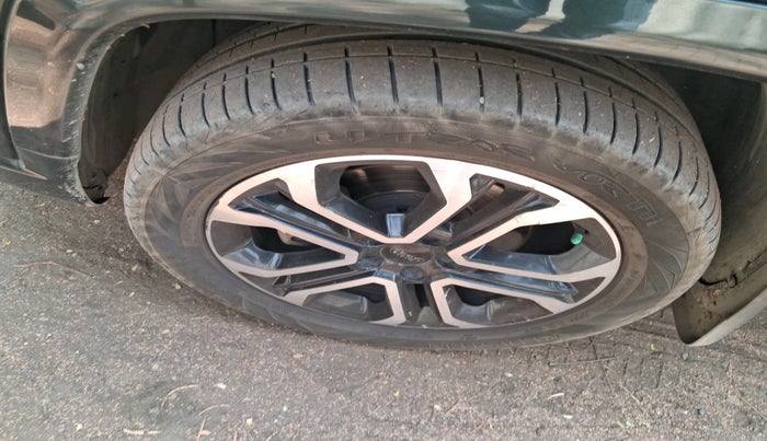 2021 Jeep Compass MODEL S (O) 2.0 DIESEL, Diesel, Manual, 1,21,930 km, tyre