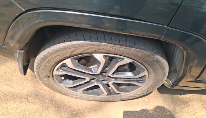 2021 Jeep Compass MODEL S (O) 2.0 DIESEL, Diesel, Manual, 1,21,930 km, tyre