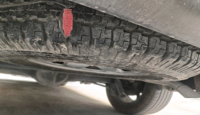 2019 Tata Hexa XTA 4X2 DUAL TONE 7 STR, Diesel, Automatic, 88,824 km, tyre