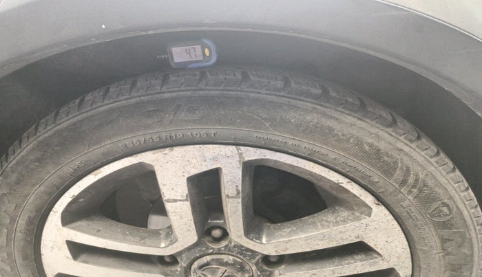 2019 Tata Hexa XTA 4X2 DUAL TONE 7 STR, Diesel, Automatic, 88,824 km, tyre