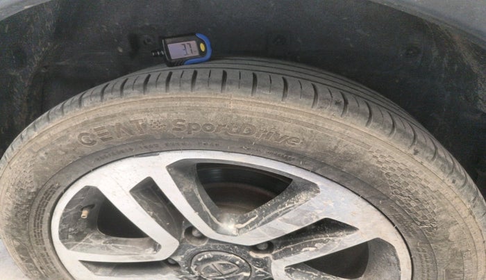 2019 Tata Hexa XTA 4X2 DUAL TONE 7 STR, Diesel, Automatic, 88,824 km, tyre