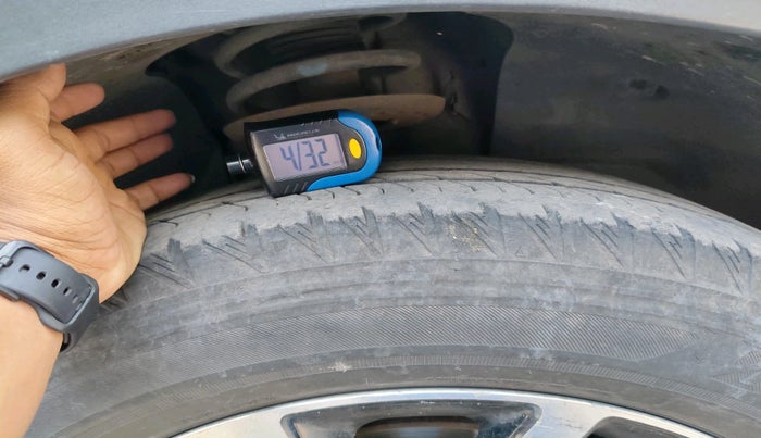 2018 Mahindra XUV500 W11, Diesel, Manual, 98,272 km, tyre