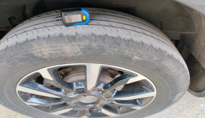 2018 Mahindra XUV500 W11, Diesel, Manual, 98,272 km, tyre