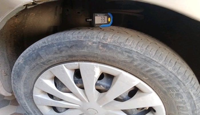 2012 Toyota Etios G, Petrol, Manual, 66,349 km, tyre