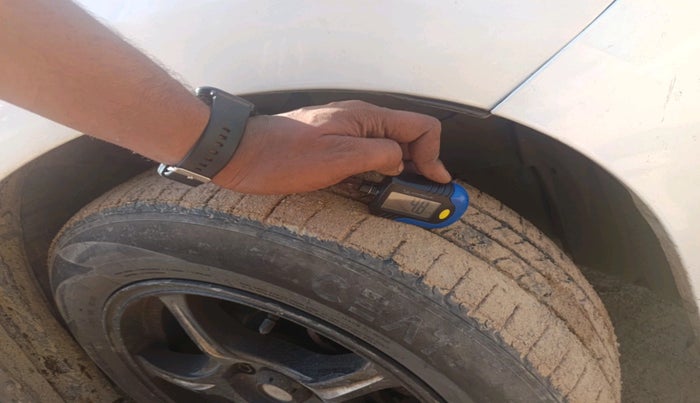 2015 Honda City 1.5L I-VTEC SV CVT, CNG, Automatic, 1,23,252 km, tyre