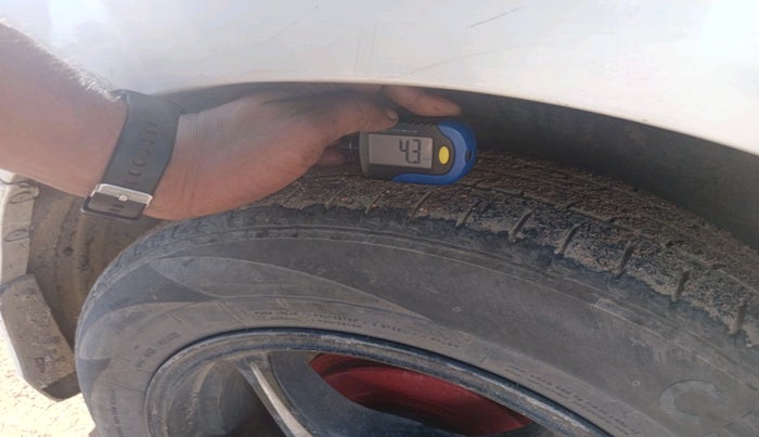 2015 Honda City 1.5L I-VTEC SV CVT, CNG, Automatic, 1,23,252 km, tyre