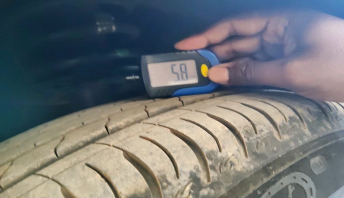 2024 Mahindra XUV700 AX 7 LUXURY D MT 7 STR, Diesel, Manual, 30,879 km, tyre