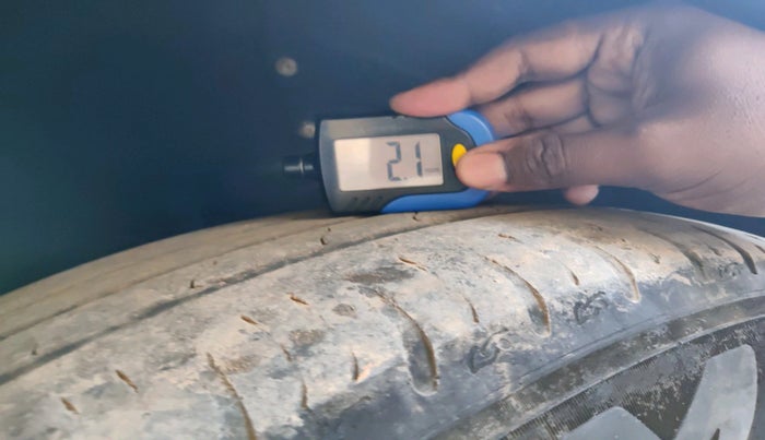 2024 Mahindra XUV700 AX 7 LUXURY D MT 7 STR, Diesel, Manual, 30,879 km, tyre