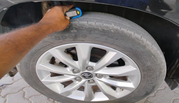 2025 Toyota INNOVA HYCROSS VX HYBRID 8 STR, Hybrid, Automatic, 29,856 km, tyre