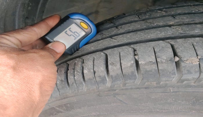 2022 Hyundai VENUE S+ 1.2, Petrol, Manual, 62,374 km, tyre