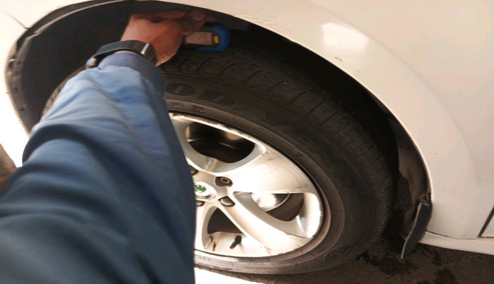 2012 Skoda Superb AMBITION 2.0 TDI CR AT, Diesel, Automatic, 1,05,179 km, tyre