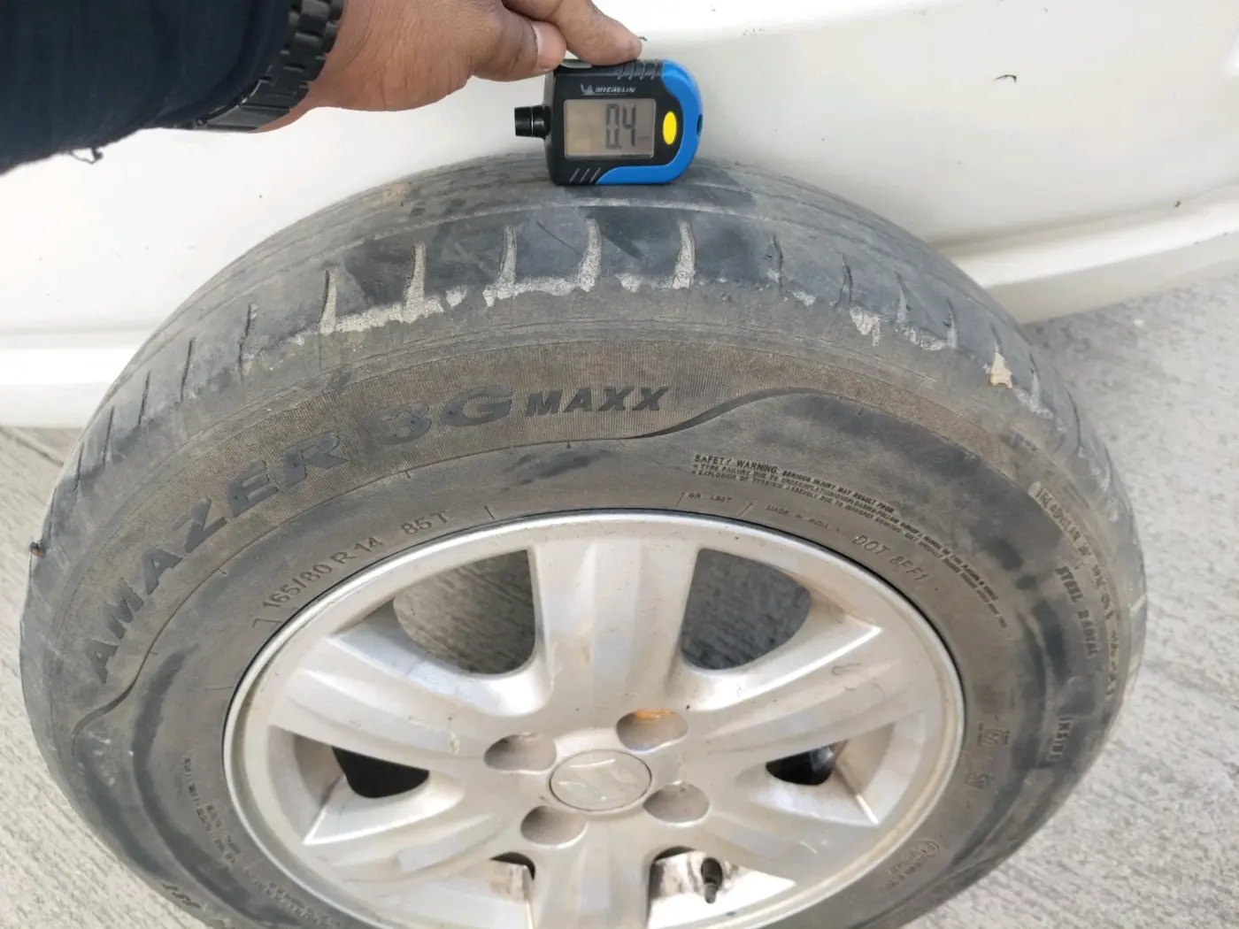 2012 Maruti Swift Dzire ZXI, Petrol, Manual, 1,80,000 km, tyre