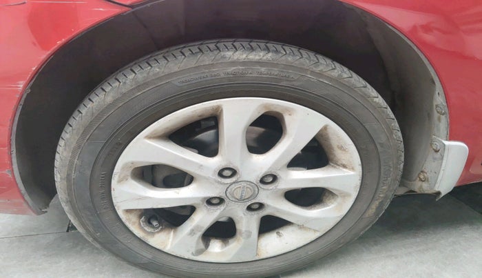 2017 Nissan Micra XV CVT, Petrol, Automatic, 82,560 km, tyre