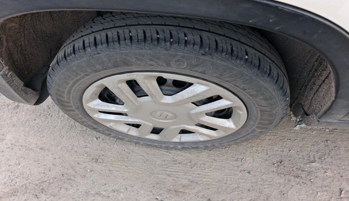 2019 Maruti Vitara Brezza VDI, Diesel, Manual, 1,04,523 km, tyre