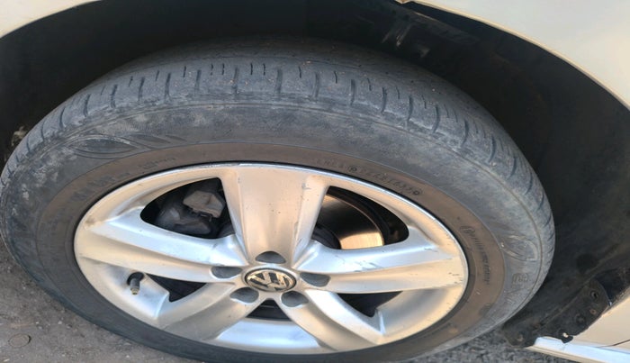 2014 Volkswagen Polo HIGHLINE1.5L, Diesel, Manual, 73,422 km, tyre