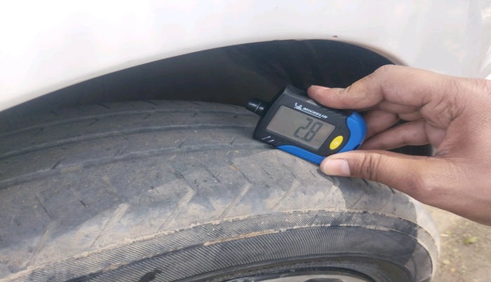 2020 Hyundai AURA SX 1.2 (O), CNG, Manual, 58,730 km, tyre