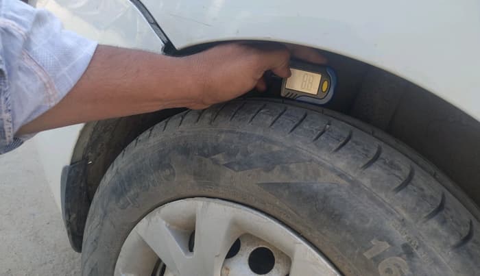 2018 Hyundai Xcent E, CNG, Manual, 96,307 km, tyre