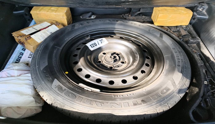 2018 Jeep Compass LONGITUDE (O) 2.0 DIESEL, Diesel, Manual, 1,08,794 km, tyre