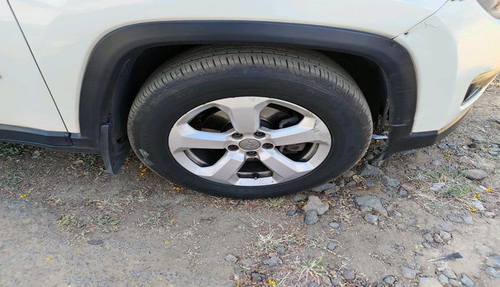 2018 Jeep Compass LONGITUDE (O) 2.0 DIESEL, Diesel, Manual, 1,08,794 km, tyre