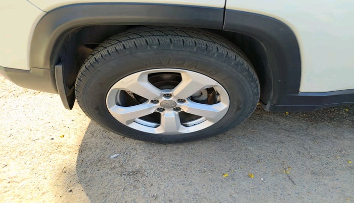 2018 Jeep Compass LONGITUDE (O) 2.0 DIESEL, Diesel, Manual, 1,08,794 km, tyre