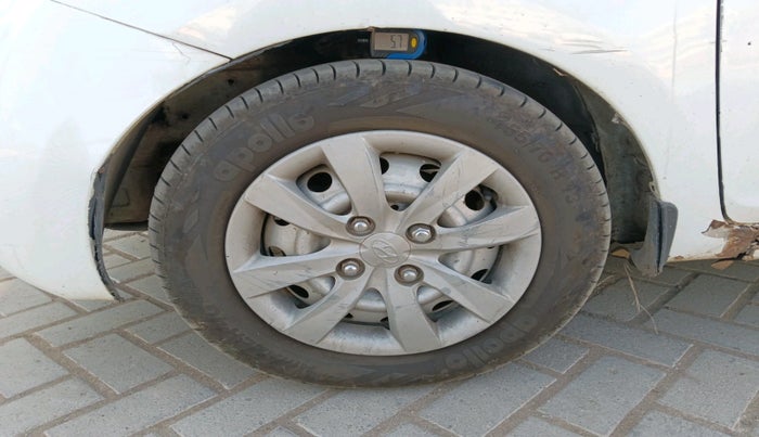 2012 Hyundai Eon ERA, Petrol, Manual, 1,09,616 km, tyre