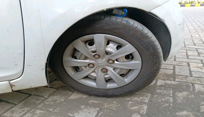 2012 Hyundai Eon ERA, Petrol, Manual, 1,09,616 km, tyre