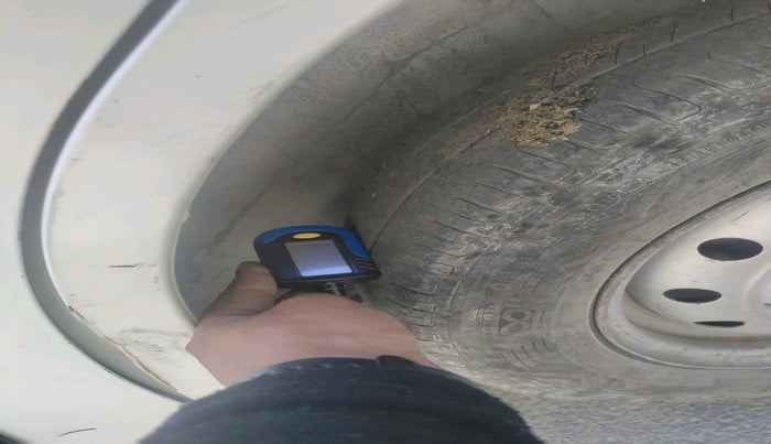 2014 Maruti Wagon R 1.0 LXI, Petrol, Manual, 1,02,328 km, tyre