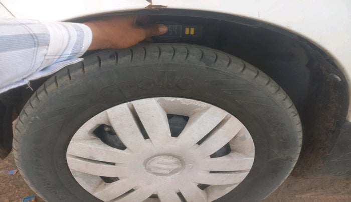 2016 Maruti Alto 800 LXI, Petrol, Manual, 1,30,728 km, tyre