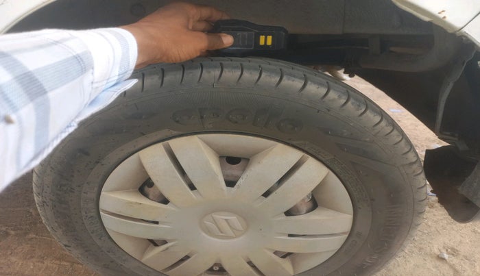 2016 Maruti Alto 800 LXI, Petrol, Manual, 1,30,728 km, tyre