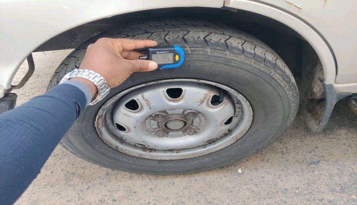 2017 Maruti Eeco 5 STR WITH A/C+HTR, CNG, Manual, 1,23,914 km, tyre