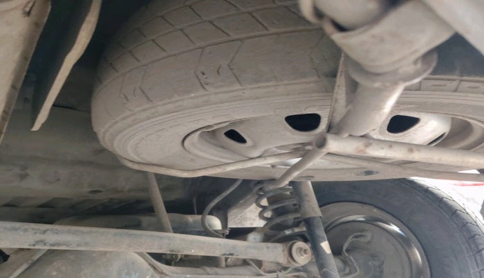 2017 Maruti Eeco 5 STR WITH A/C+HTR, CNG, Manual, 1,23,914 km, tyre