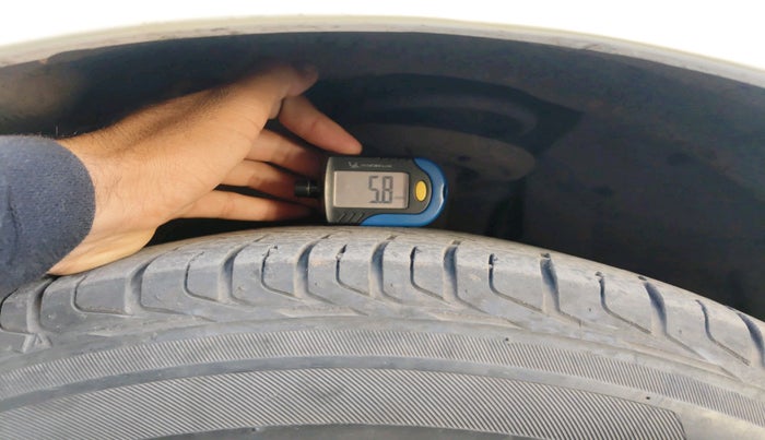 2016 Ford Ecosport TITANIUM 1.5L DIESEL, Diesel, Manual, 1,04,200 km, tyre