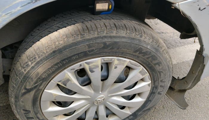 2011 Toyota Etios G, Petrol, Manual, 37,140 km, tyre