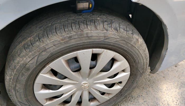 2011 Toyota Etios G, Petrol, Manual, 37,140 km, tyre