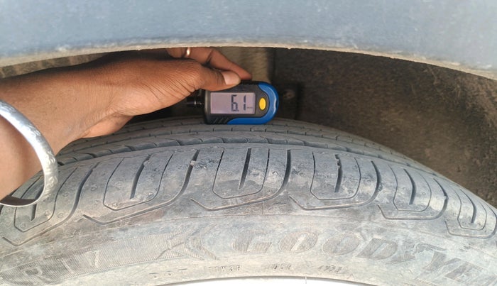 2024 MG ASTOR Select 1.5 MT (Ivory), Petrol, Manual, 6,520 km, tyre