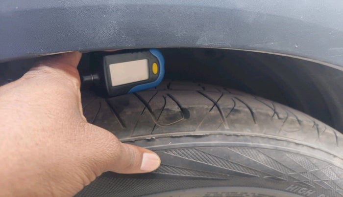 2023 KIA CARENS PREMIUM 1.5 DIESEL IMT 7 STR, Diesel, Manual, 57,652 km, tyre