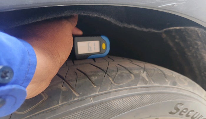 2023 KIA CARENS PREMIUM 1.5 DIESEL IMT 7 STR, Diesel, Manual, 57,652 km, tyre