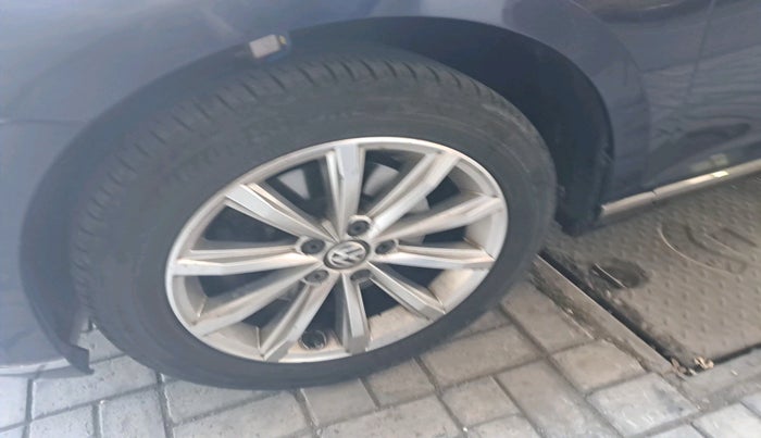 2018 Volkswagen Passat HIGHLINE DSG, Diesel, Automatic, 42,324 km, tyre