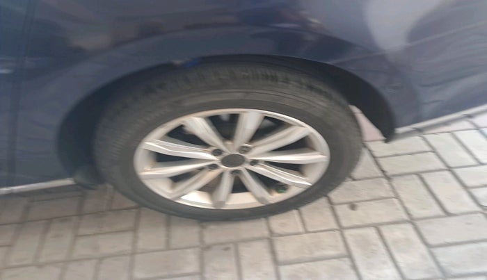 2018 Volkswagen Passat HIGHLINE DSG, Diesel, Automatic, 42,324 km, tyre