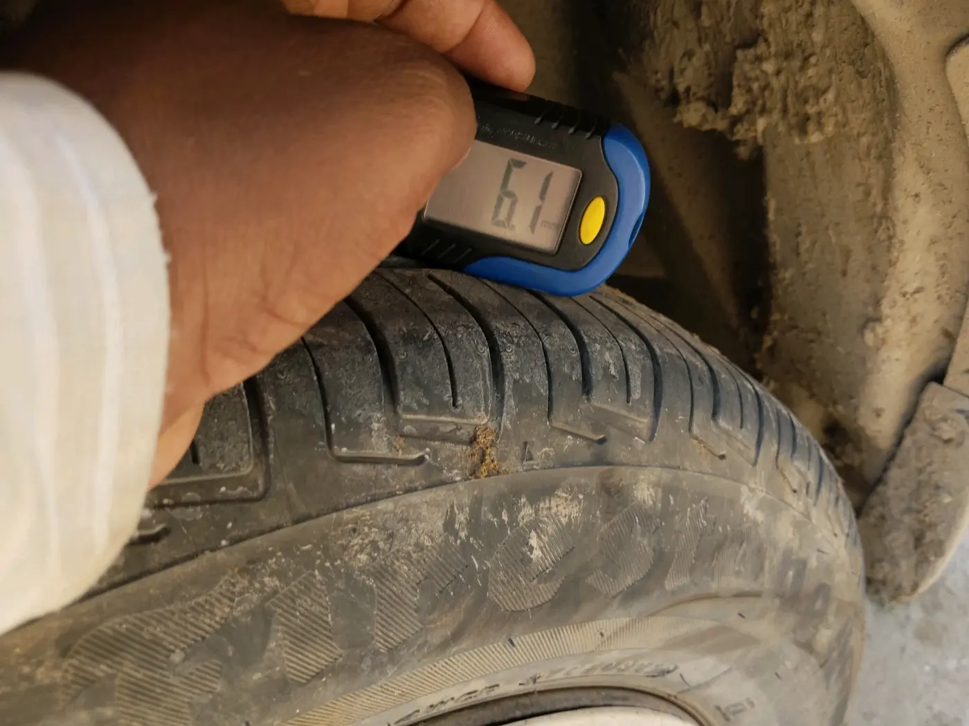 2021 Maruti Dzire VXI, Petrol, Manual, 1,27,451 km, tyre