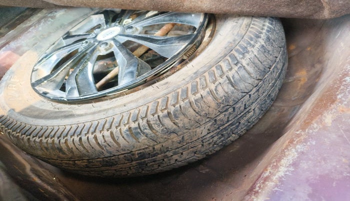 2006 Ford Ikon 1.3 FLAIR PETROL, Petrol, Manual, 71,413 km, tyre